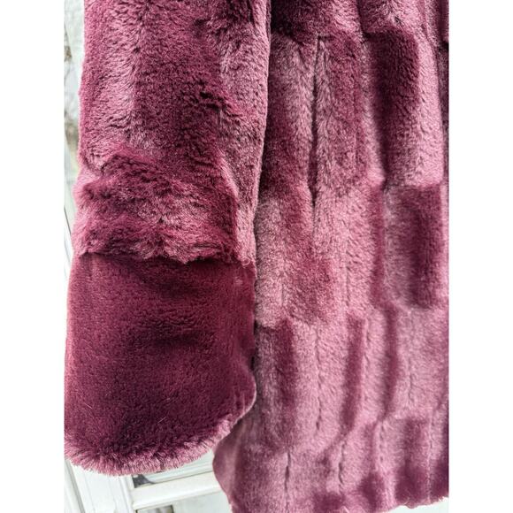 Dennis Basso Reversible H20 resistant-Faux Fur winter Coat Burgundy Womens XS-S - Picture 7 of 9